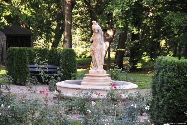 Schlosshotel Podewils (Polanów)